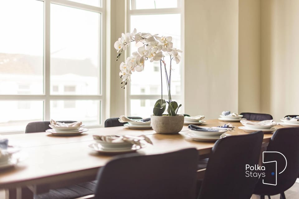 Seating area, Dining area