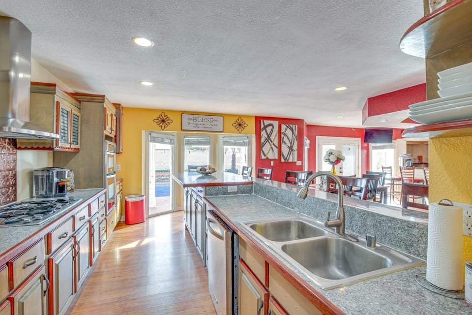 13 Mi to Downtown El Paso Home with Game Room and Bar Apartment in Ciudad Juarez