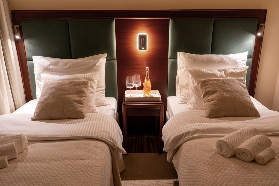 Bed, Photo of the whole room, Bedroom, towels