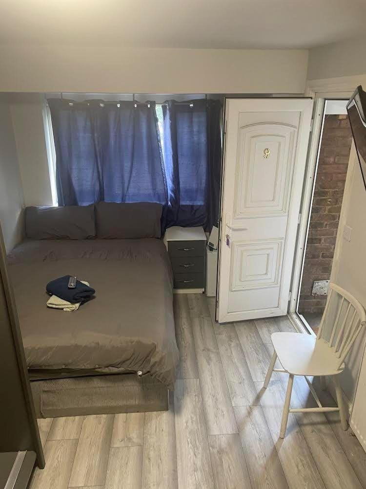 Woolwich Ensuite Roomz Bed and Breakfast in London
