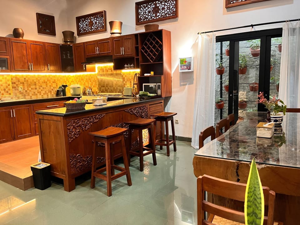 Ndalem Srigading Villa Solo Bed and Breakfast in Indonesia
