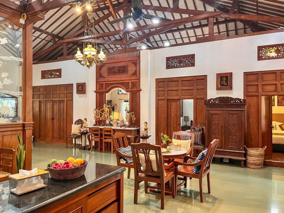 Ndalem Srigading Villa Solo Bed and Breakfast in Indonesia
