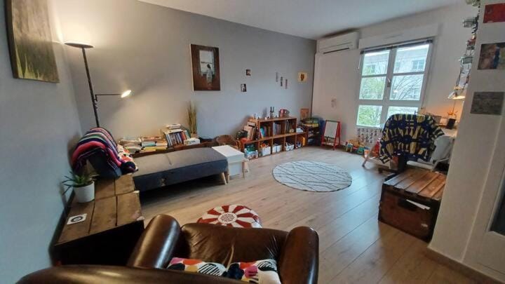 Library, Living room, Seating area
