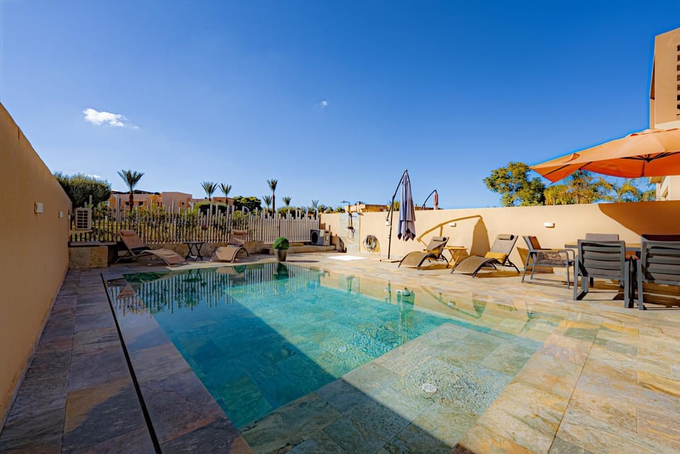 M REVASION Appt 3 chambres , front de lac , piscine chauffée privée Apartment in Marrakesh