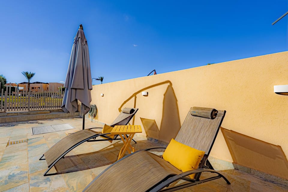 M REVASION Appt 3 chambres , front de lac , piscine chauffée privée Apartment in Marrakesh