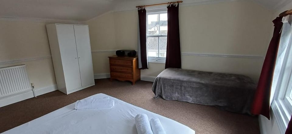 Bedroom, wardrobe