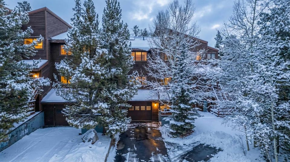 Meadow Creek Retreat Near Trails and Downtown House in Frisco