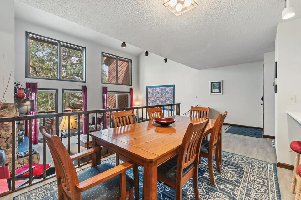 Meadow Creek Retreat Near Trails and Downtown House in Frisco