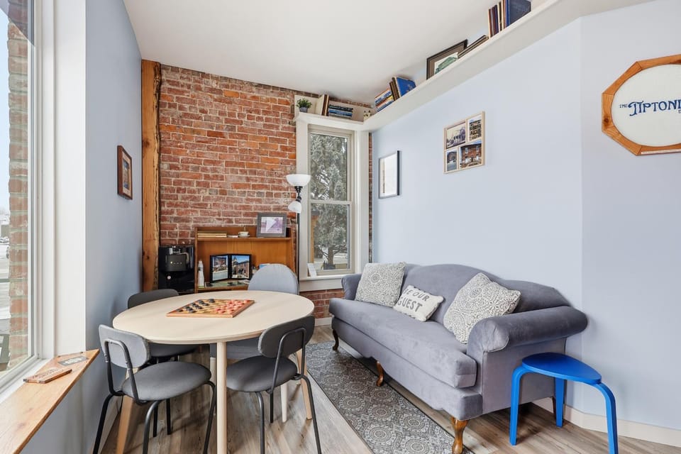 Communal lounge/ TV room, Lobby or reception