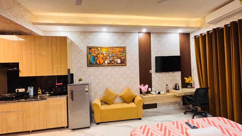 DNA stays Mallside heights Apartment in Noida