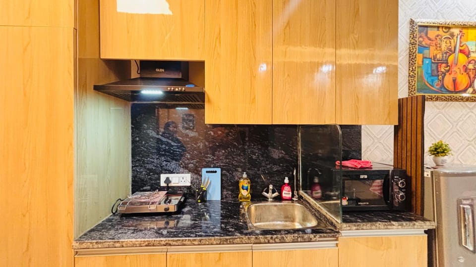 DNA stays Mallside heights Apartment in Noida