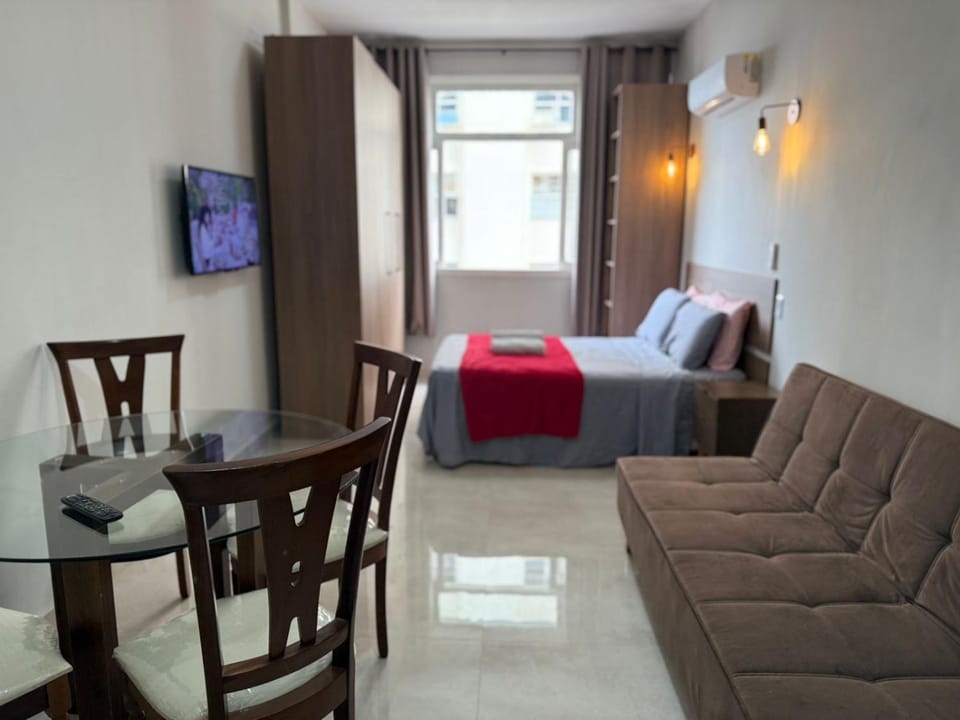 Bed, TV and multimedia, Living room, Photo of the whole room, Dining area, Bedroom