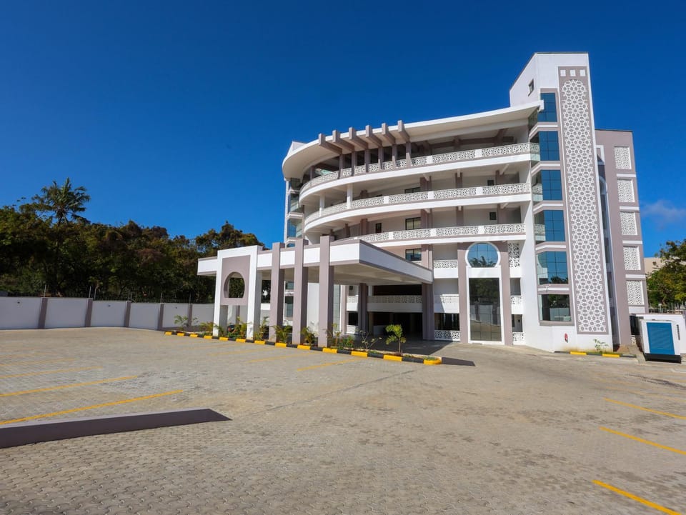 Landmark view, Parking