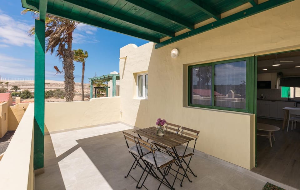 Property building, Balcony/Terrace