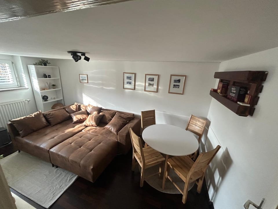 Living room, Photo of the whole room, Seating area, Dining area