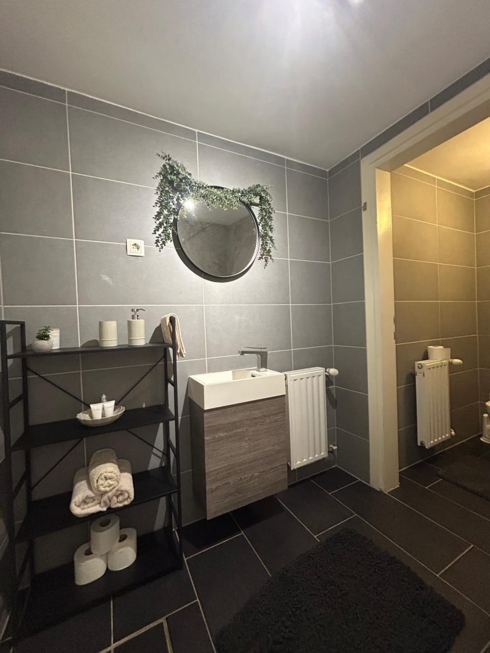Bathroom, towels
