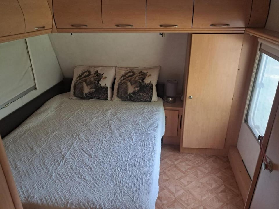 Votre caravane chez l'habitant proche Disneyland Paris Campground/ 
RV Resort in Lagny-sur-Marne