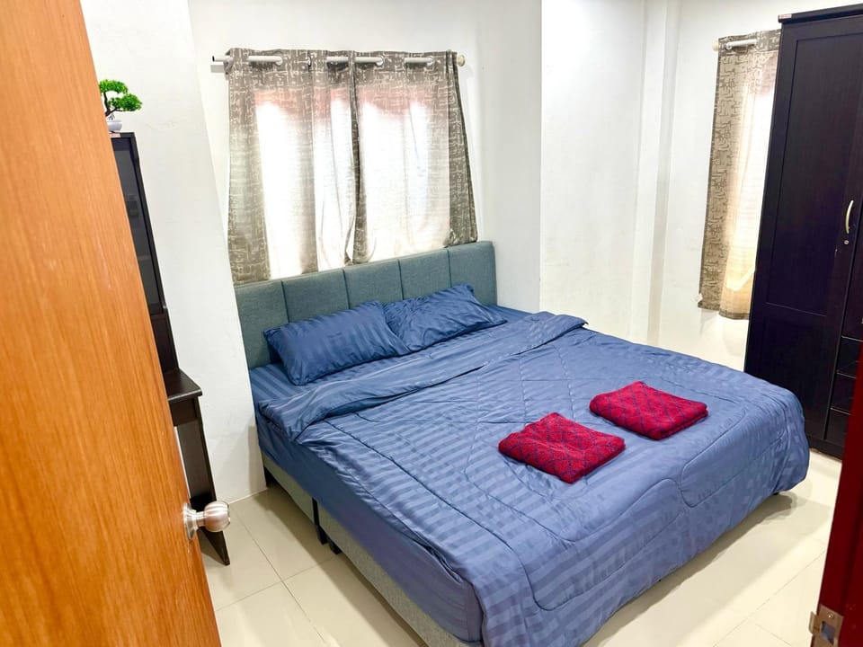 Warisa Grand 3 bedroom Villa Villa in Pattaya City