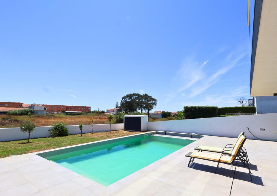 Patio, Pool view, Swimming pool, sunbed