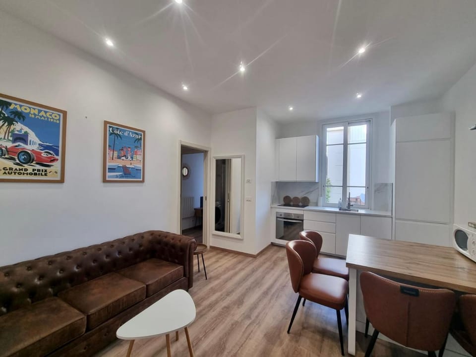 Jules Ferry Monaco Apartment in Avenue du Carnier