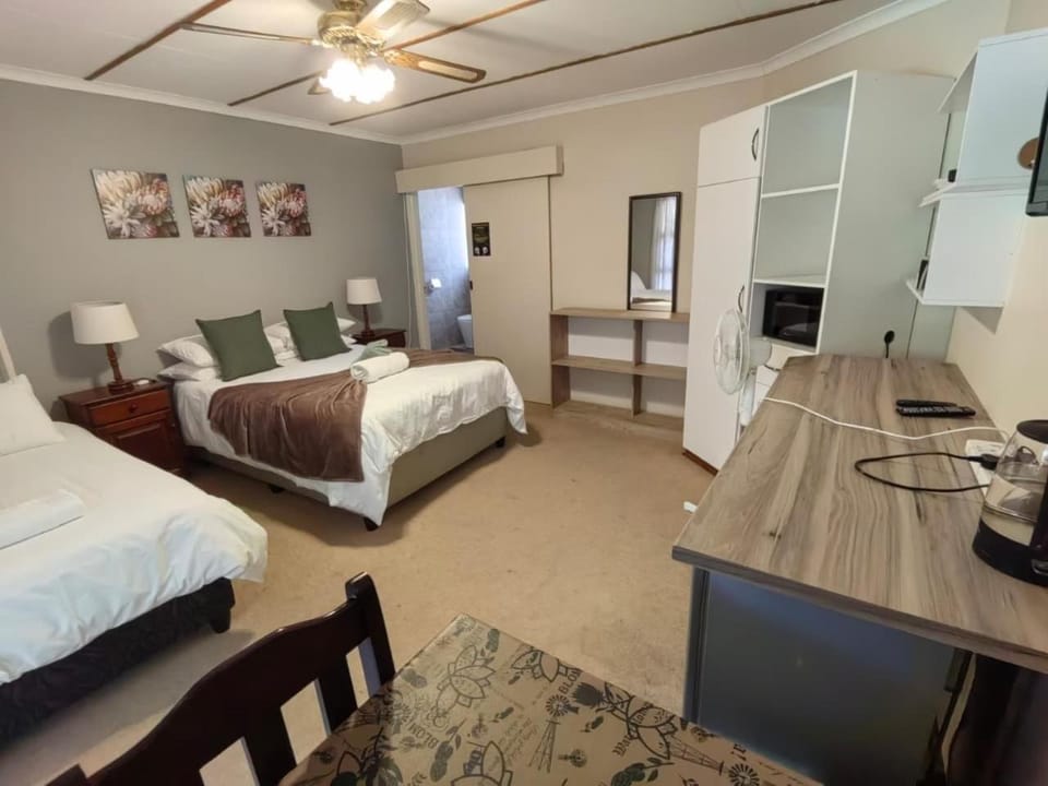 Bed, Bedroom, wardrobe, kitchen