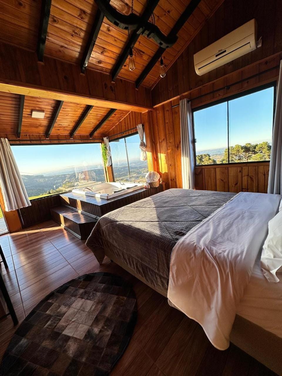 Bed, Natural landscape, Photo of the whole room, Bedroom, air conditioner