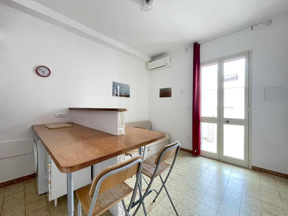 Dining area, air conditioner
