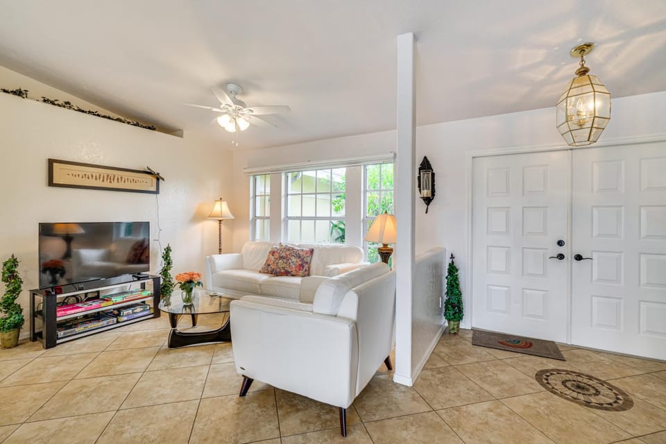 Near Sun Splash Waterpark: 'Coral Princess' Oasis House in Cape Coral
