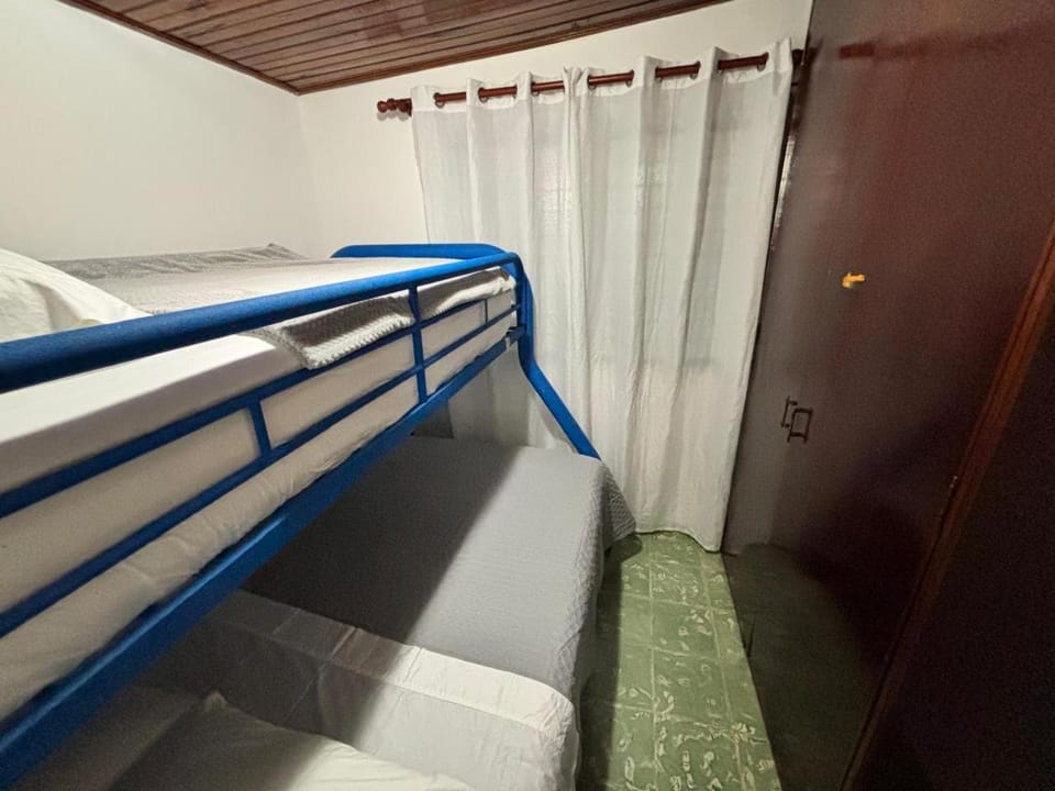 Photo of the whole room, Bedroom, bunk bed, wardrobe