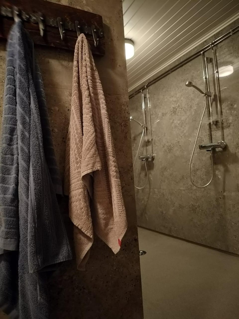 Shower, Bathroom, towels