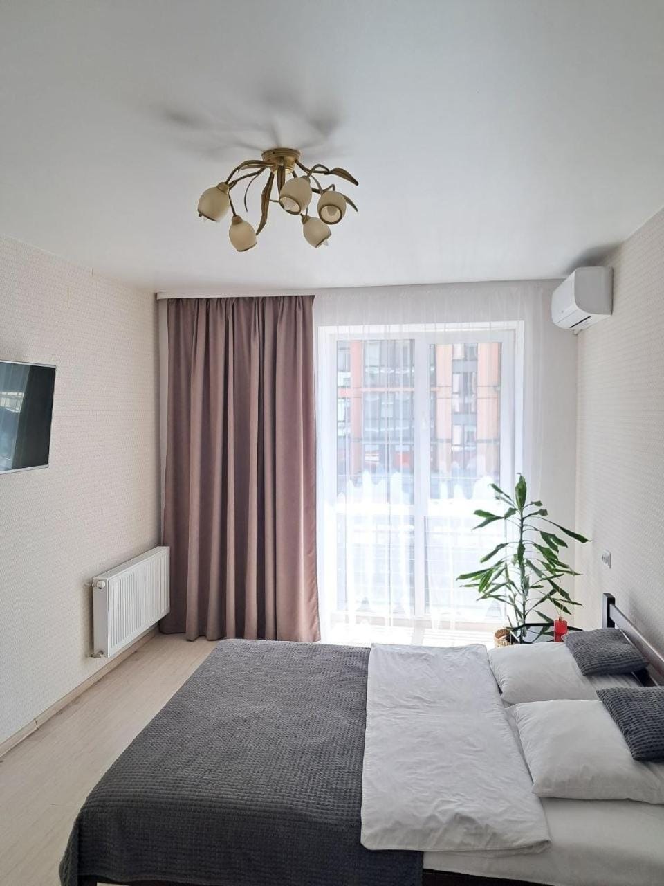 Bed, Photo of the whole room, Bedroom, air conditioner