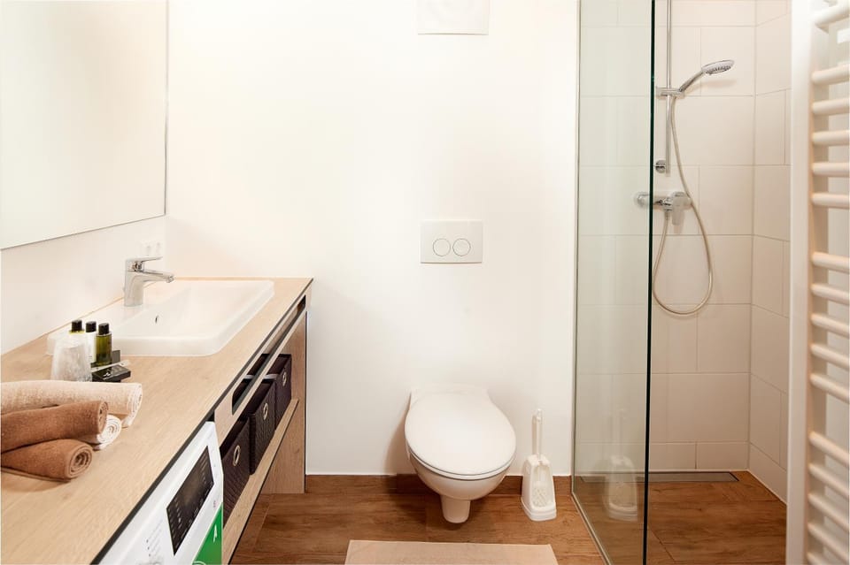 Shower, Toilet, Bathroom