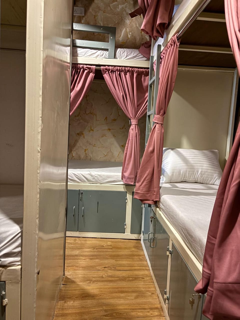 Lucky beds pg and hostel Hostel in Mumbai