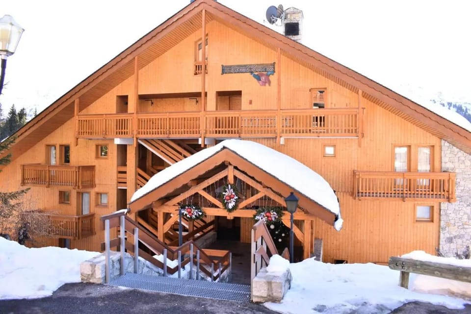 Résidence Le Grand Tetras - Très bel appartement 6 pièces pour 12 personnes dans le quartier résidentiel du Belvédère à Méribel proche des pistes MAE-9183 Apartment in Les Allues