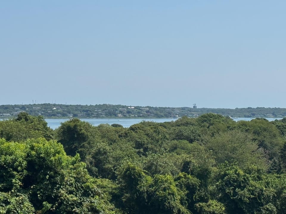 Harbor View - Newly Renovated Apartment in Montauk