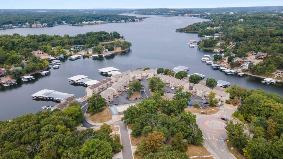 Indian Pointe Lake View - Pets House in Osage Beach