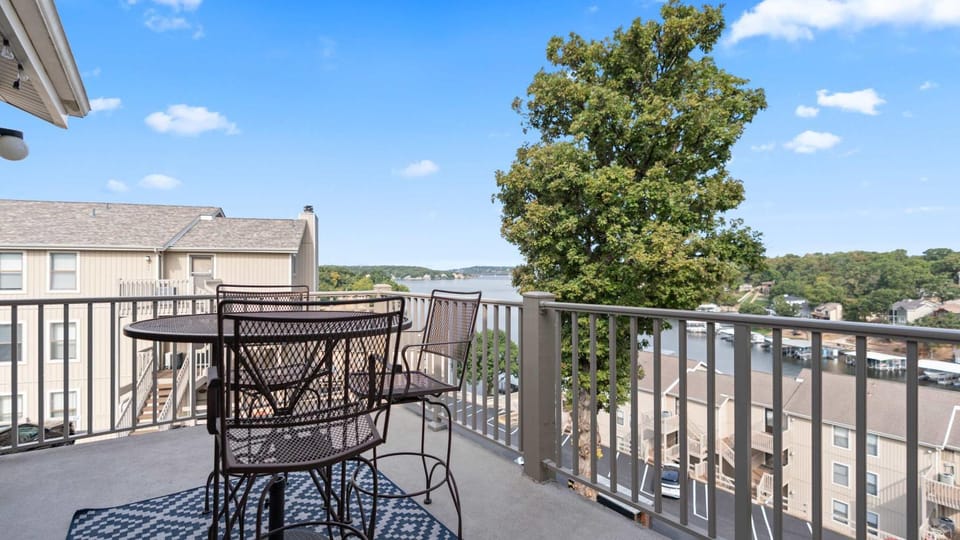 Indian Pointe Lake View - Pets House in Osage Beach