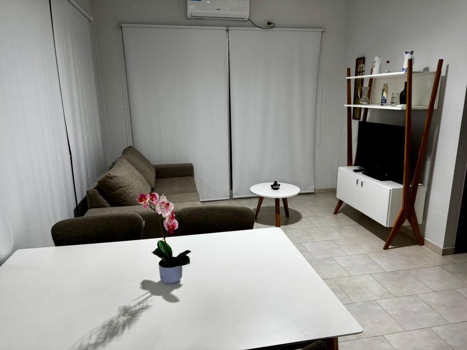 Bed, Living room, air conditioner
