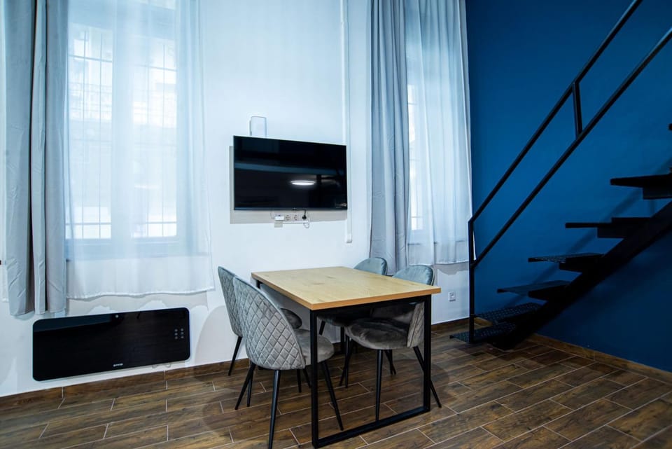 TV and multimedia, Dining area
