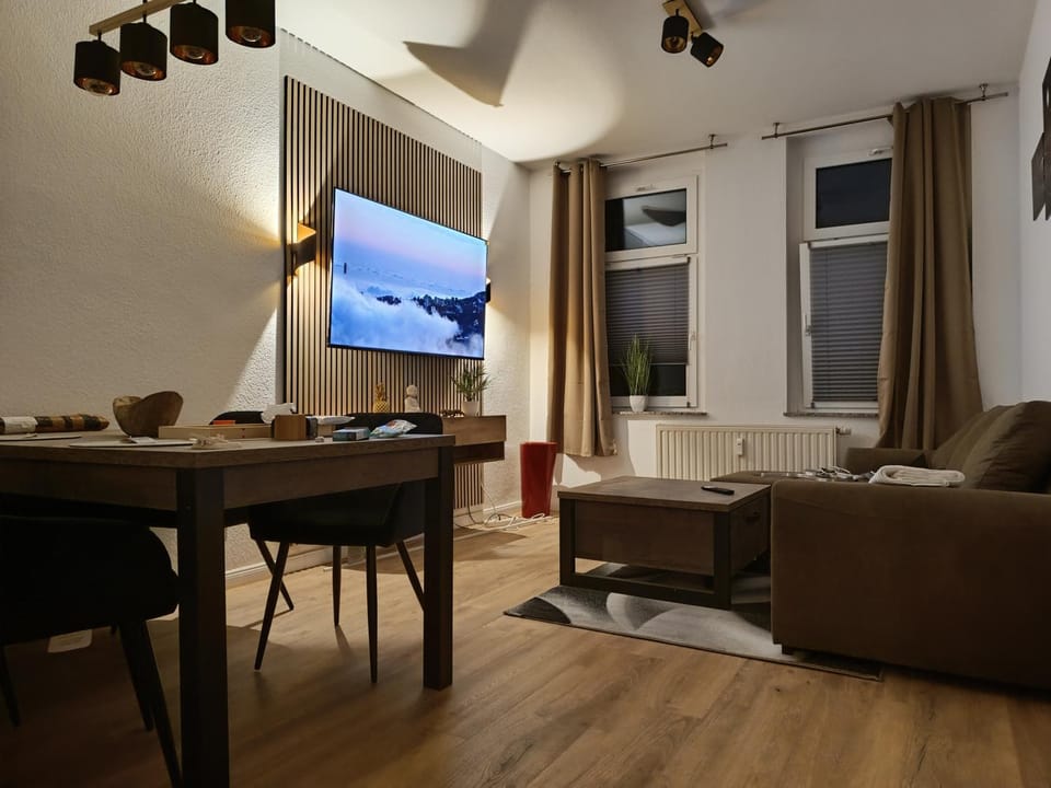 Sonnen Resort mit Balkon, 2 Schlafzimmer und mehr Apartment in Chemnitz