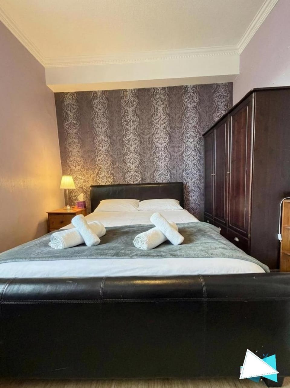 Bed, Photo of the whole room, Bedroom, hair dryier