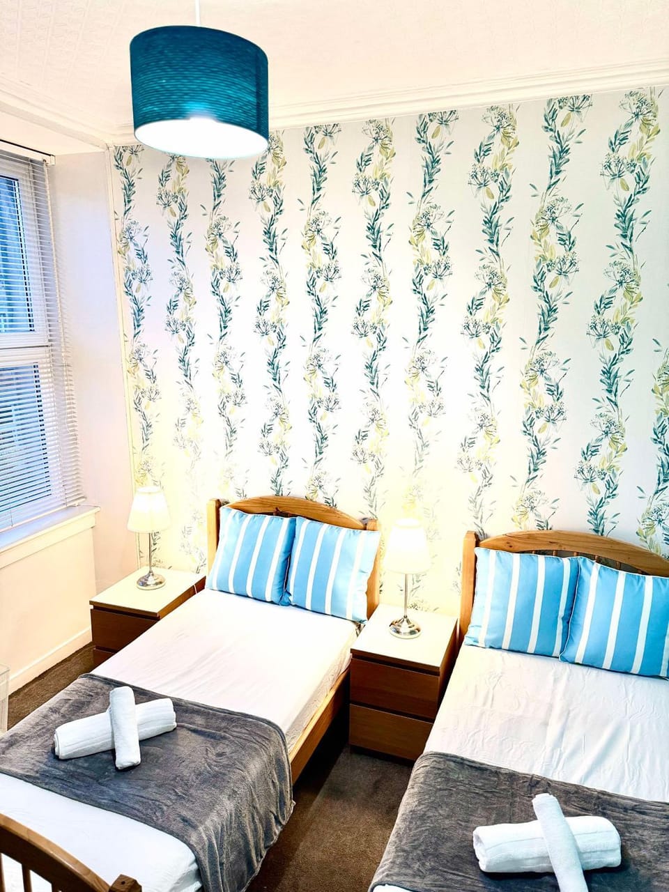 Bed, Photo of the whole room, towels