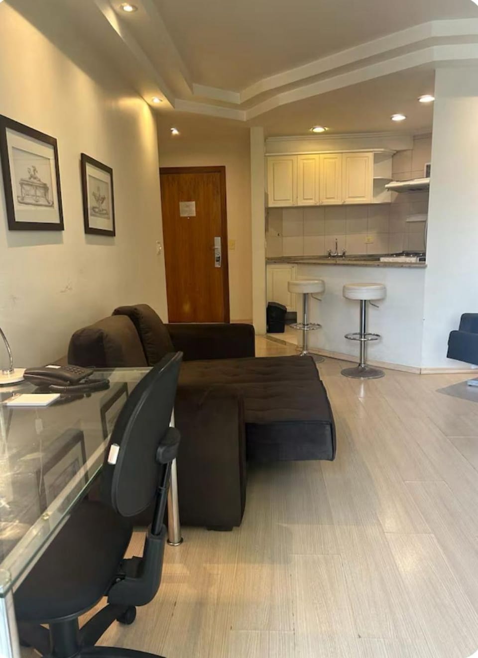 Kitchen or kitchenette, Living room, Seating area, Dining area