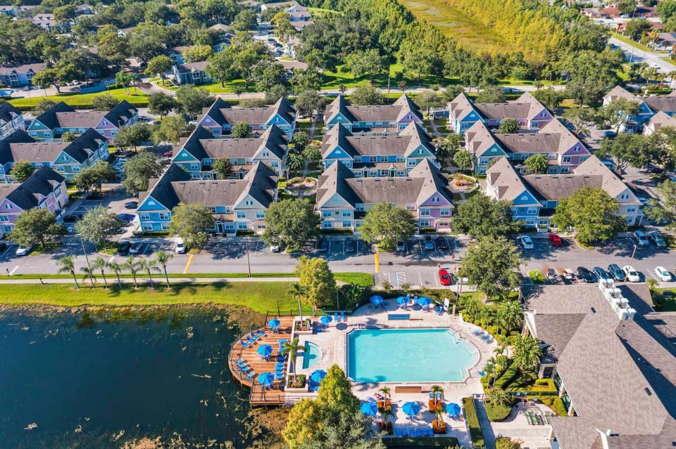 Beautiful Townhome In a Resort Near Disney House in Kissimmee