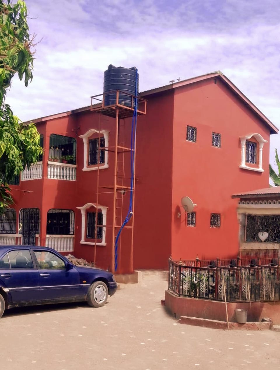 Property building, Facade/entrance, Balcony/Terrace