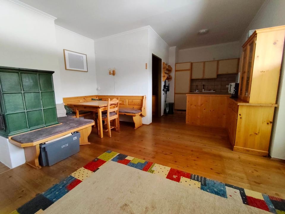 Dining area, Food, kitchen