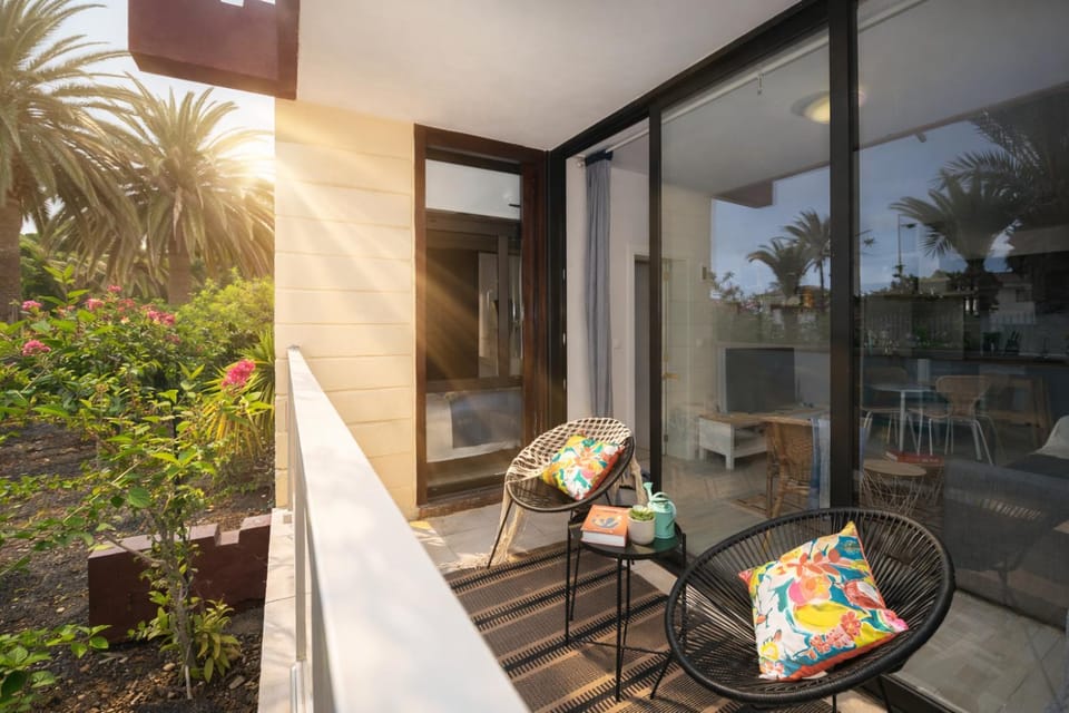 Day, Balcony/Terrace, Living room