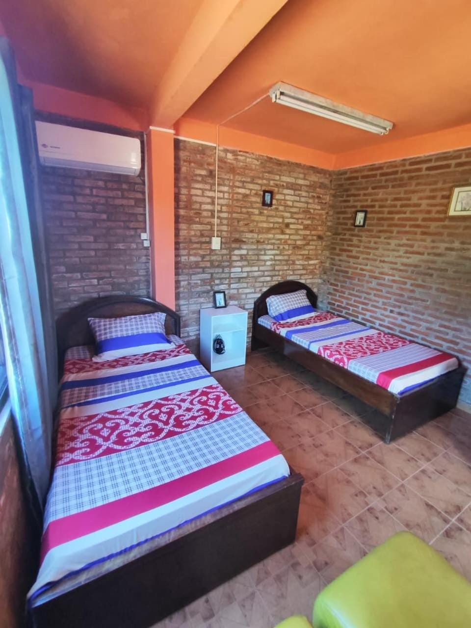 Bedroom, air conditioner