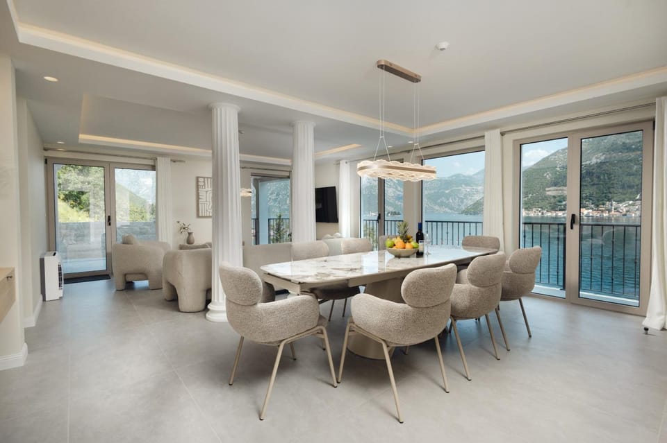 Living room, Seating area, Dining area, Sea view