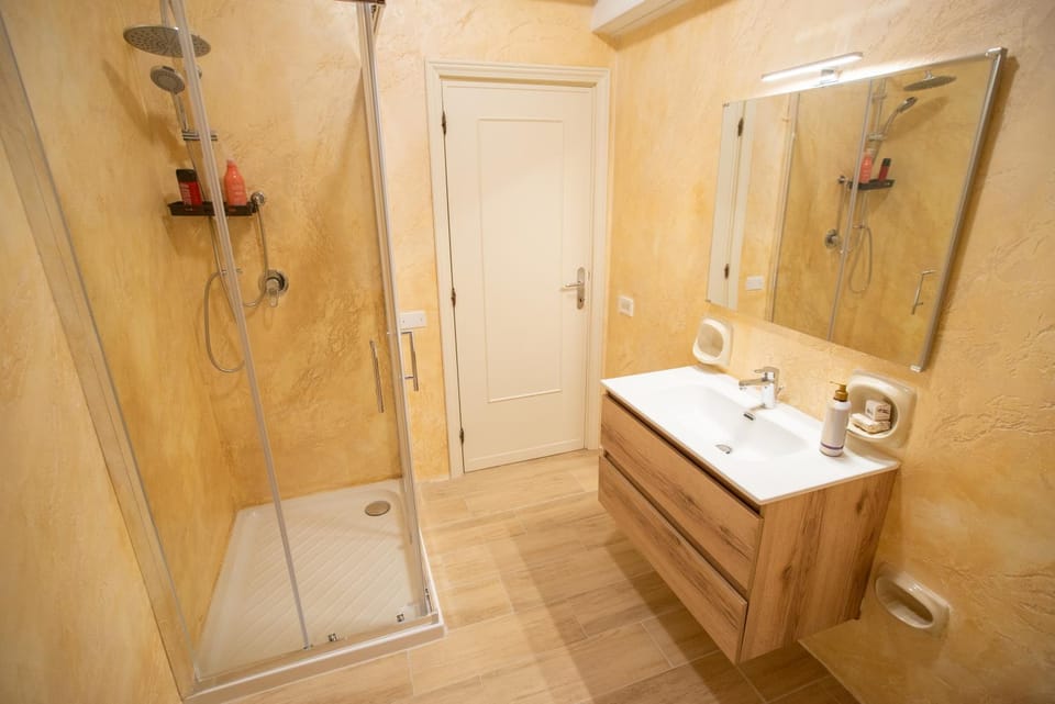 Shower, Bathroom, towels